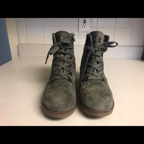 Tommy Hilfiger Boots - Picture 3 of 3
